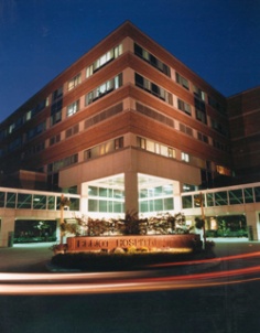 Das Krankenhaus bei Nacht