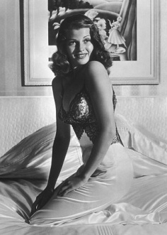 Rita Hayworth bei einem Fotoshooting