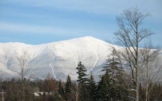 Sicht auf den verschneiten Gipfel von Bretton Woods