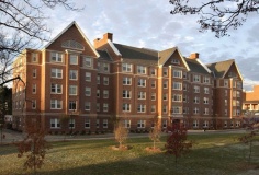 Mills Hall auf dem Campus